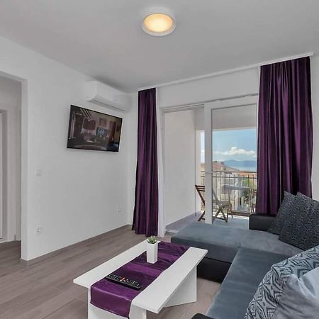 Apartmani Daniela Podgora Exterior photo