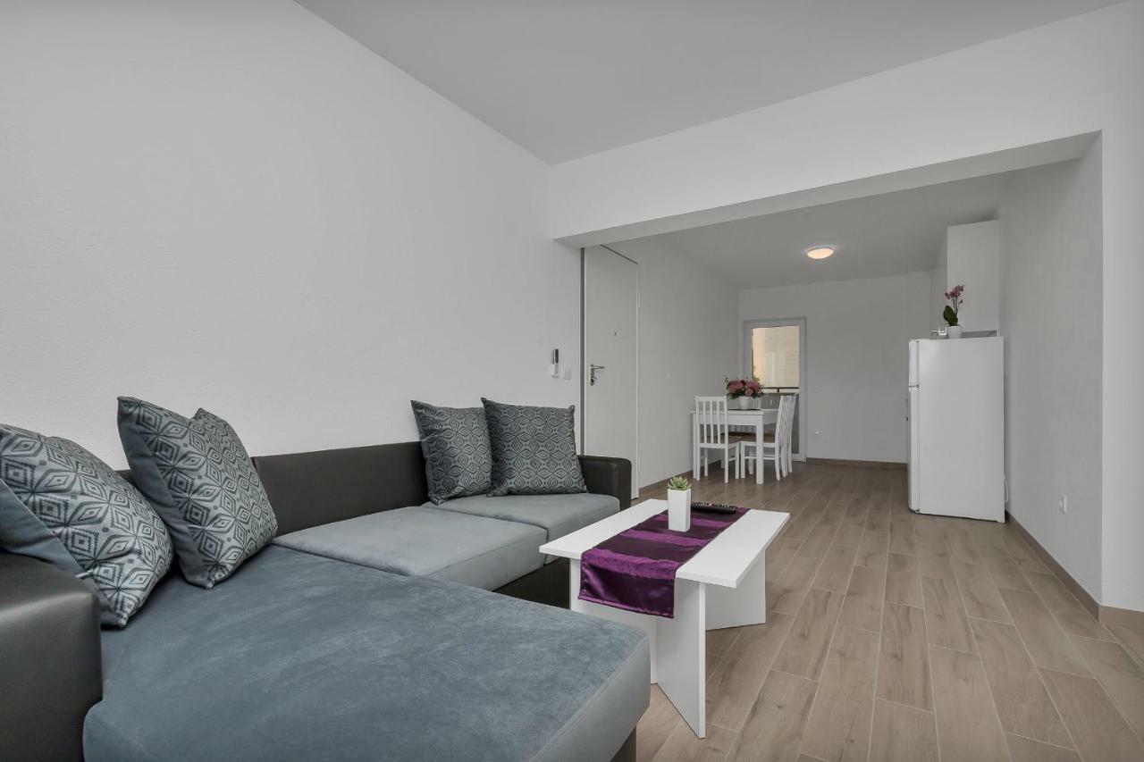 Apartmani Daniela Podgora Exterior photo
